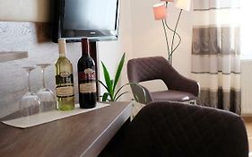 Nationalparkhof Gartner Weingut-Gaestehaus